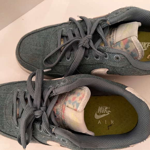 Nike Air Force - Picture 3 of 4